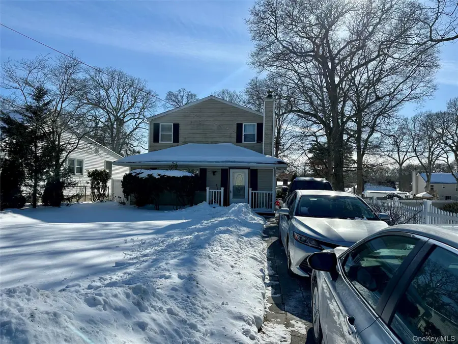 16 Oakdale Avenue, Selden, NY 11784 - Image #2