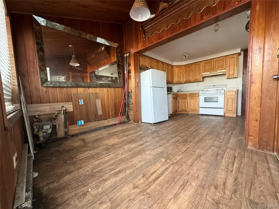 5 Bayview Avenue, Howard Beach, NY 11414 - Image #2