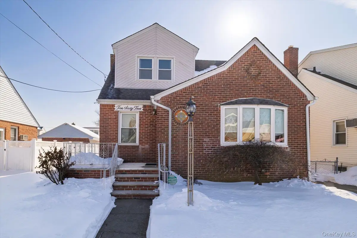 1065 Russell Street, Franklin Square, NY 11010 - #1