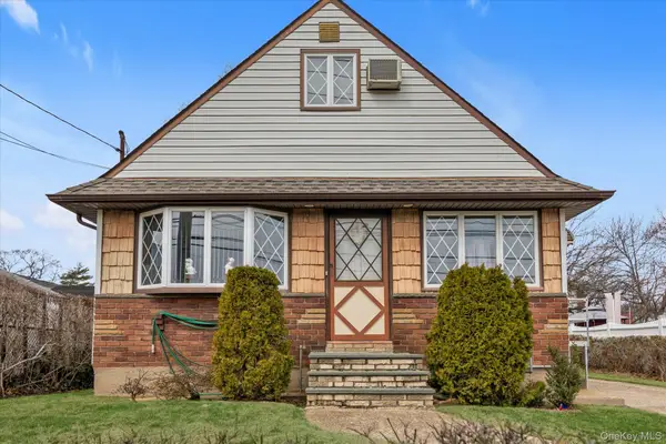 20 Hunter Avenue, Valley Stream, NY 11580