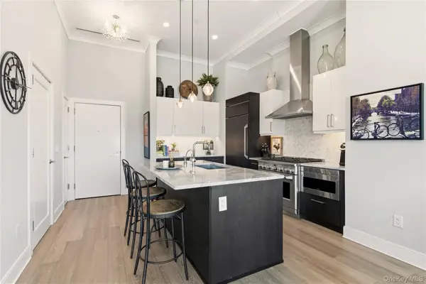 100 Garvies Point Road #1033, Glen Cove, NY 11542