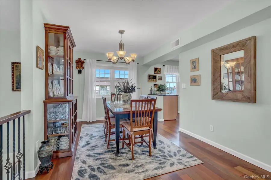 219 Mariners Way, Copiague, NY 11726 - #3