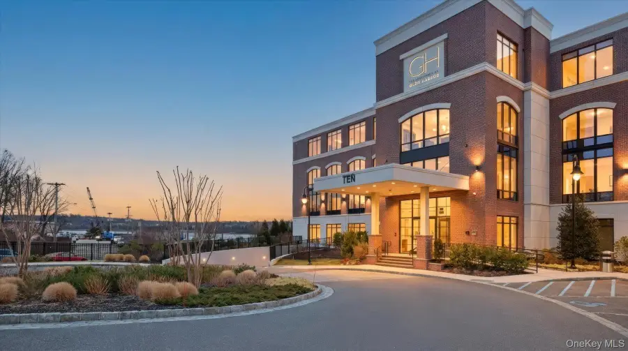 10 Shore Road #108, Glenwood Landing, NY 11547 - #2