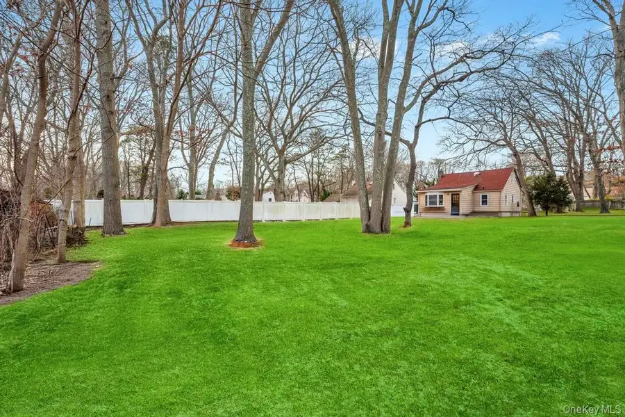 260 Springdale Drive, Ronkonkoma, NY 11779 - #3