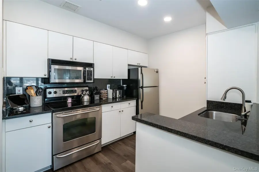 100 New Roc City Place #405, New Rochelle, NY 10801 - Image #3
