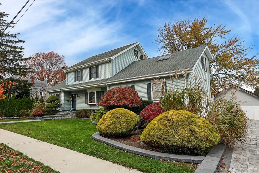 25 Centre Street, Lynbrook, NY 11563 - #3