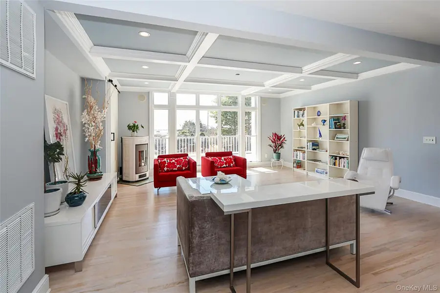 14 S Country Road, Westhampton, NY 11977 - #2