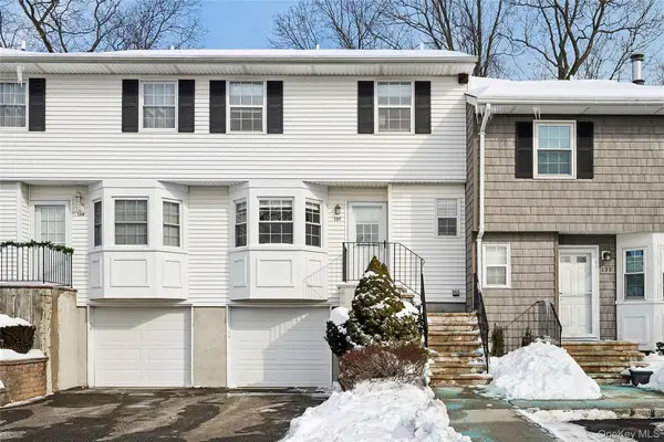 137 Woodlake Drive W, Woodbury, NY 11797