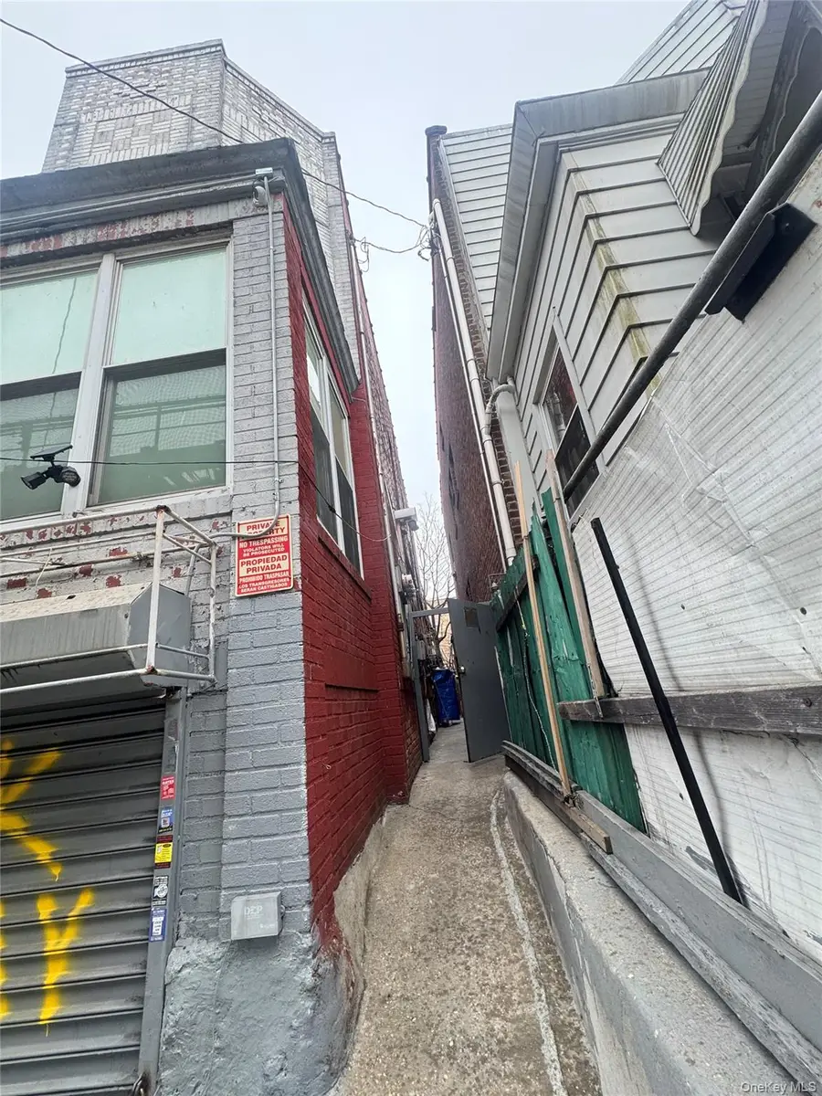 10460 Roosevelt Avenue, Corona, NY 11368 - Image #2