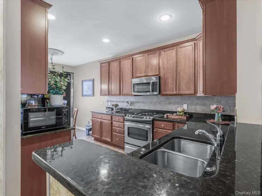 170 Southampton Drive, Massapequa, NY 11758 - Image #3