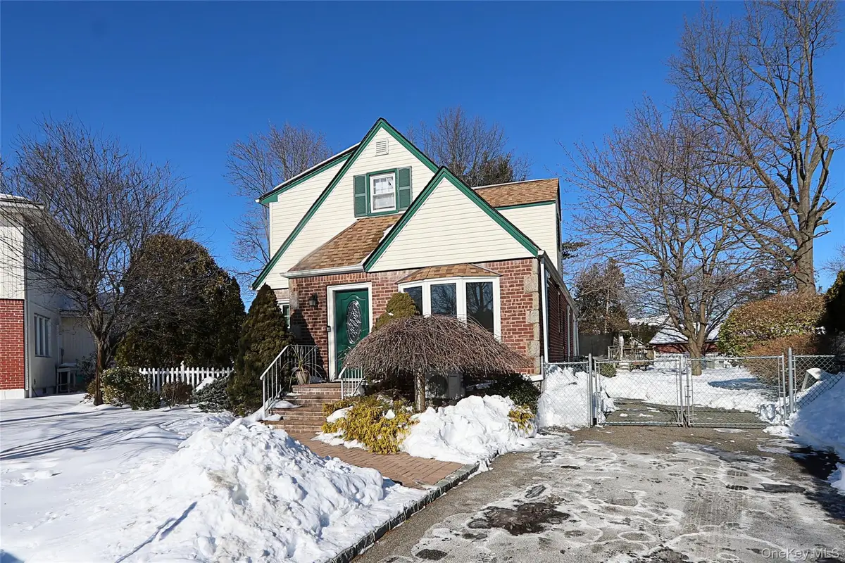 58 Elm Court, New Hyde Park, NY 11040 - #1