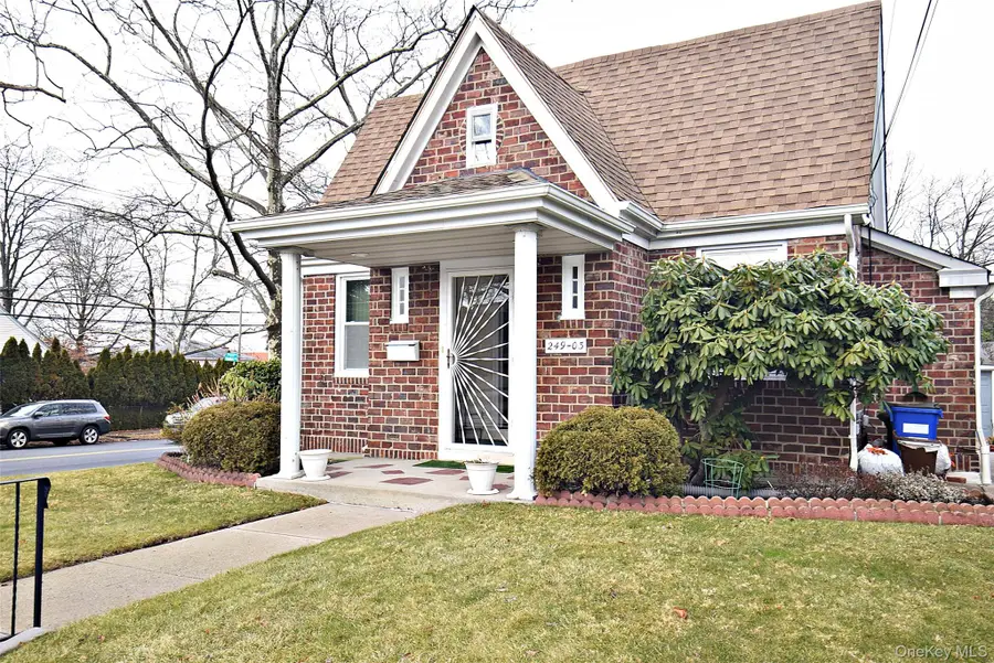 24903 Rushmore Terrace, Little Neck, NY 11362 - #2