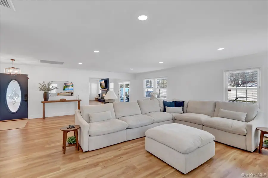 15 Whitmore Lane, Coram, NY 11727 - #3