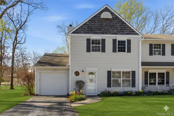 5 Deer Path, Coram, NY 11727