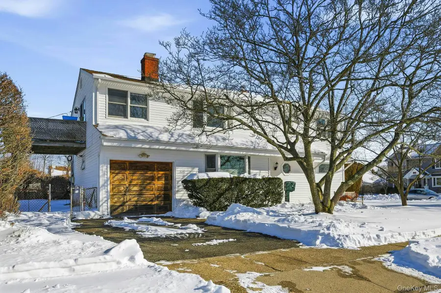 111 King Street, Hicksville, NY 11801 - Image #2