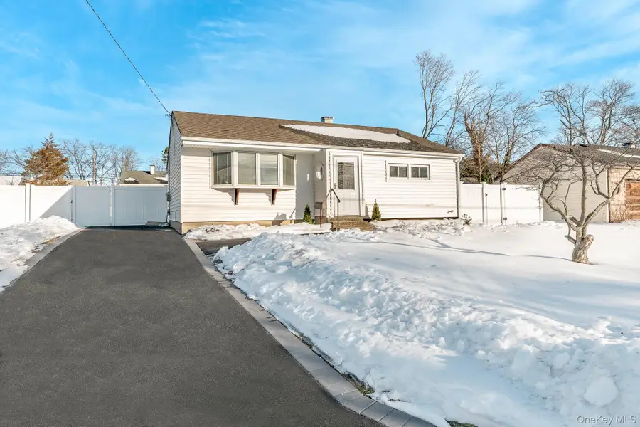 165 Westwood Drive, Brentwood, NY 11717 - #2