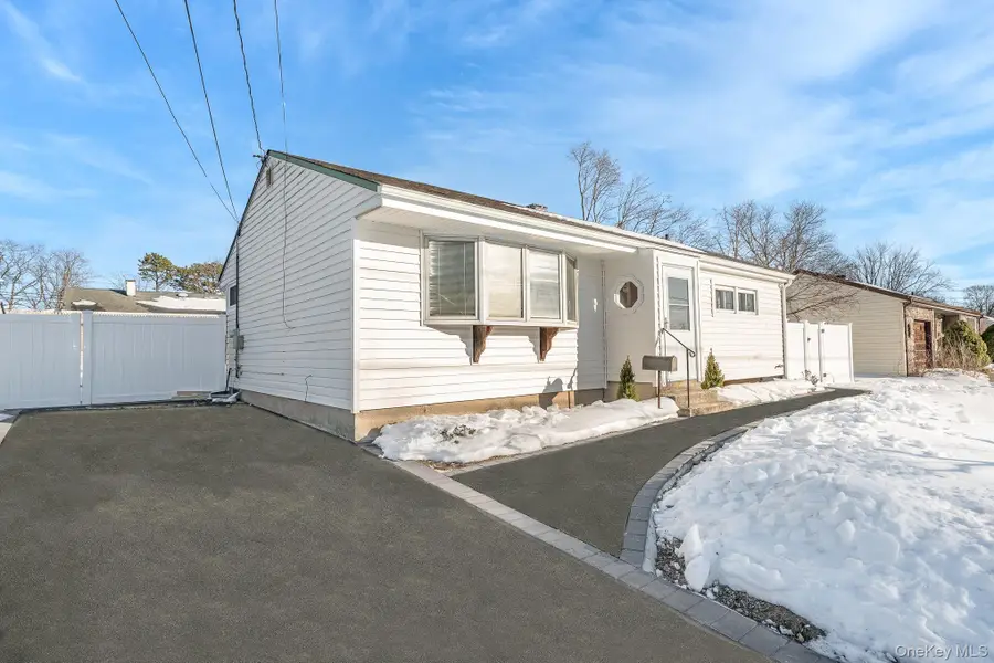 165 Westwood Drive, Brentwood, NY 11717 - #3