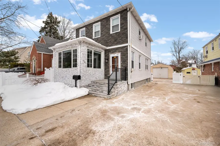 35 Barwick Street, Floral Park, NY 11001 - #3