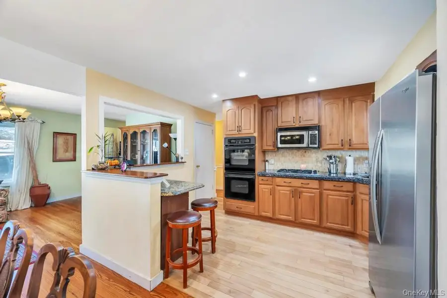 4 Adams Street, Hicksville, NY 11801 - #3