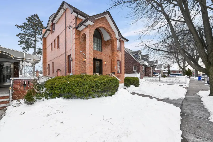 6537 169th Street, Fresh Meadows, NY 11365 - Image #3