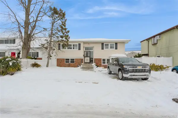 17 Marina Road, Island Park, NY 11558