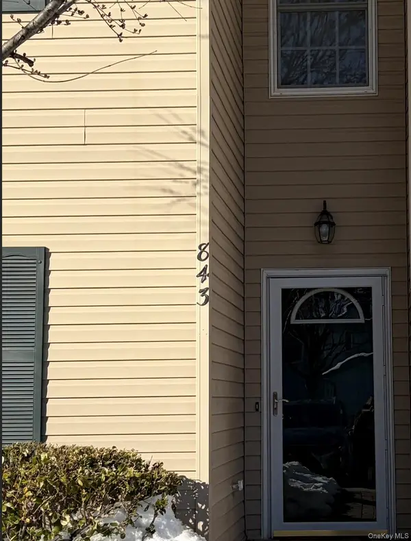 843 Madeira Boulevard, Melville, NY 11747