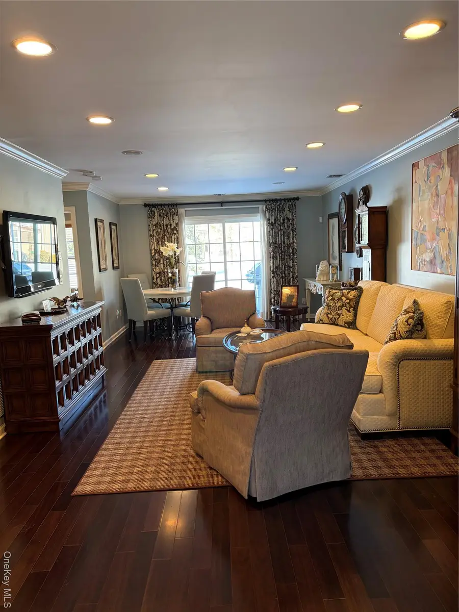 843 Madeira Boulevard, Melville, NY 11747 - Image #3