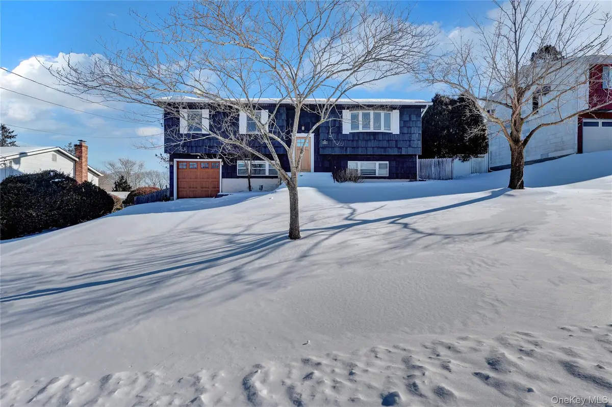 293 Avenue B, Ronkonkoma, NY 11779 - Image #1