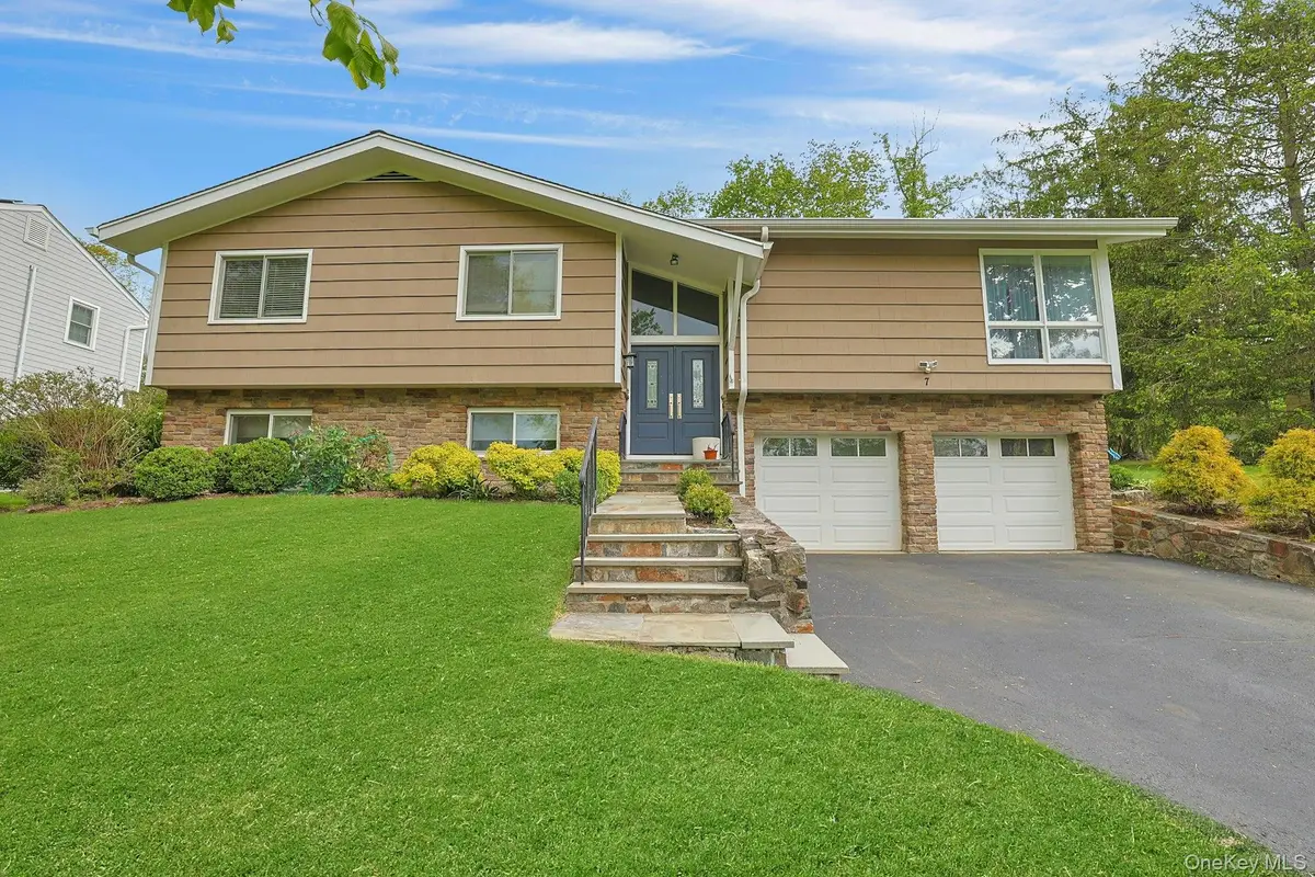 7 Lorenz Drive, Valhalla, NY 10595 - #1