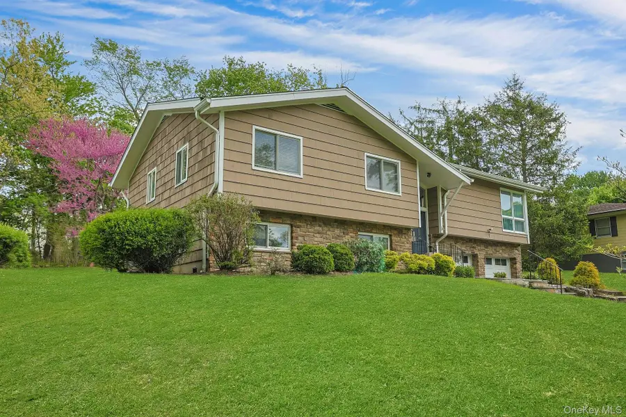 7 Lorenz Drive, Valhalla, NY 10595 - #3