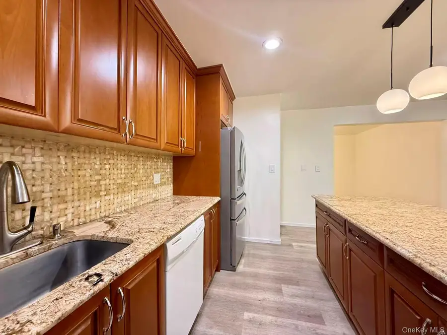 38-15 149 Street #5H, Flushing, NY 11354 - Image #3