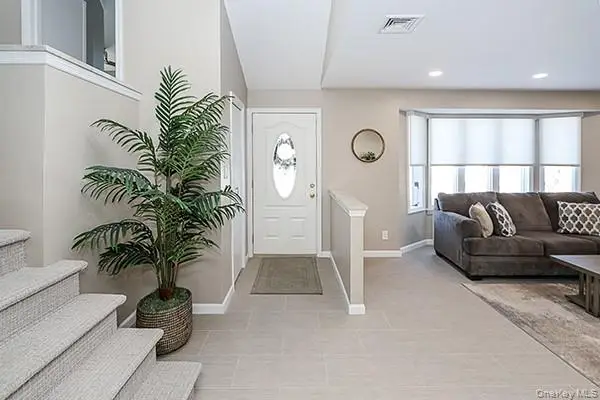 129 Stephen Street, Levittown, NY 11756 - Image #3