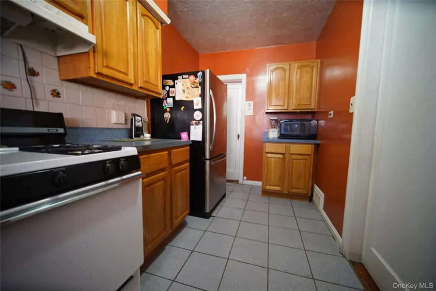 1147 Grenada Place, Bronx, NY 10466 - Image #3