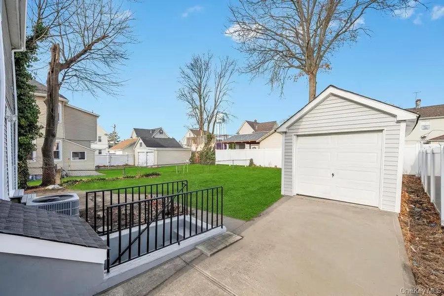 297 E Columbia Street, Hempstead, NY 11550 - #3