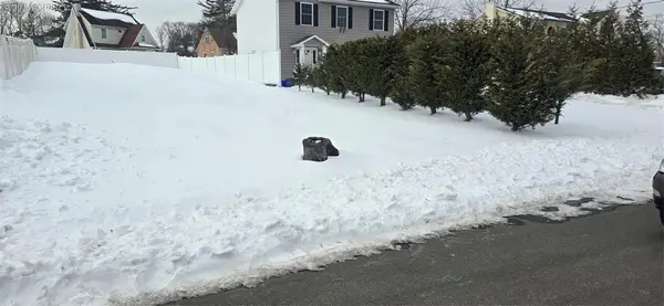 20 Chestnut Street, Wyandanch, NY 11798