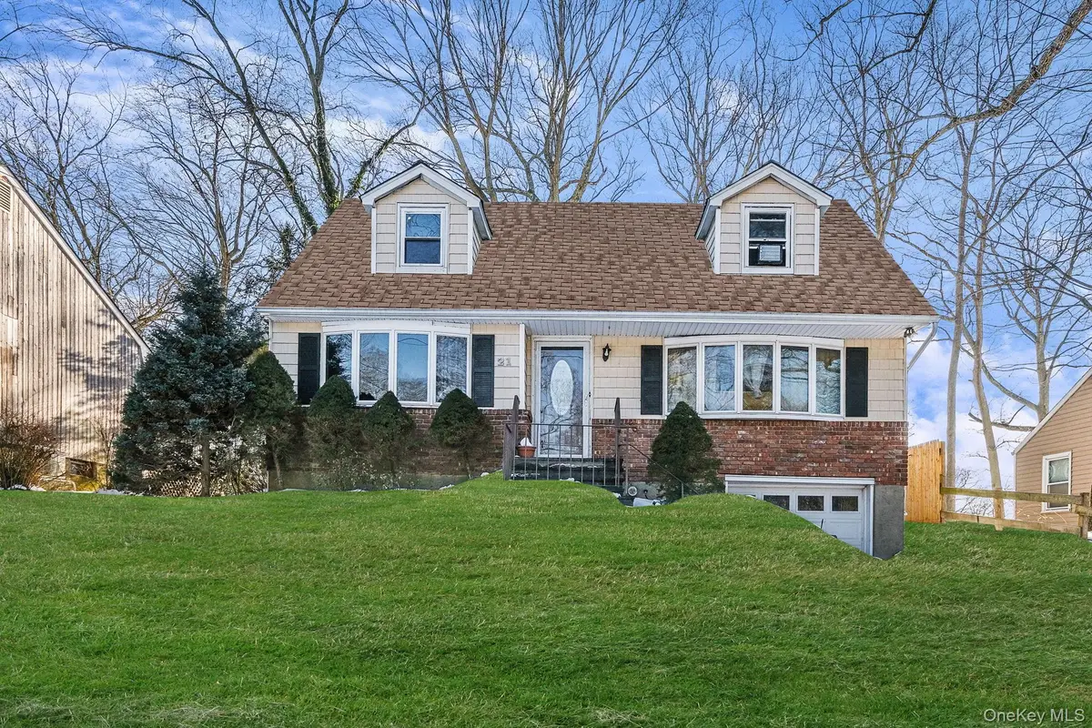 21 Valleywood Drive, Huntington Station, NY 11746 - #1