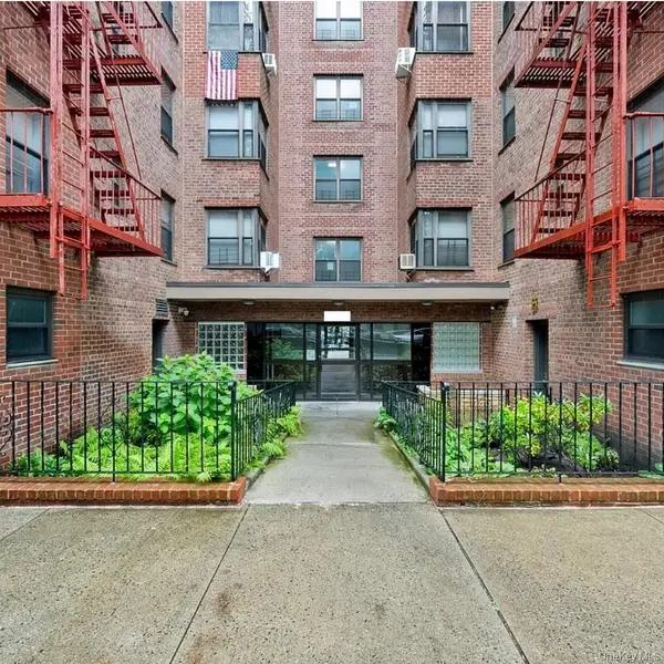 32-25 88th St #407, Jackson Heights, NY 11369