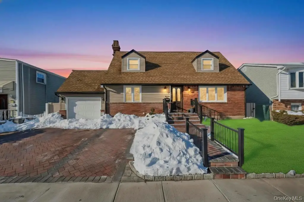 460 Roquette Avenue, Floral Park, NY 11001 - Image #1