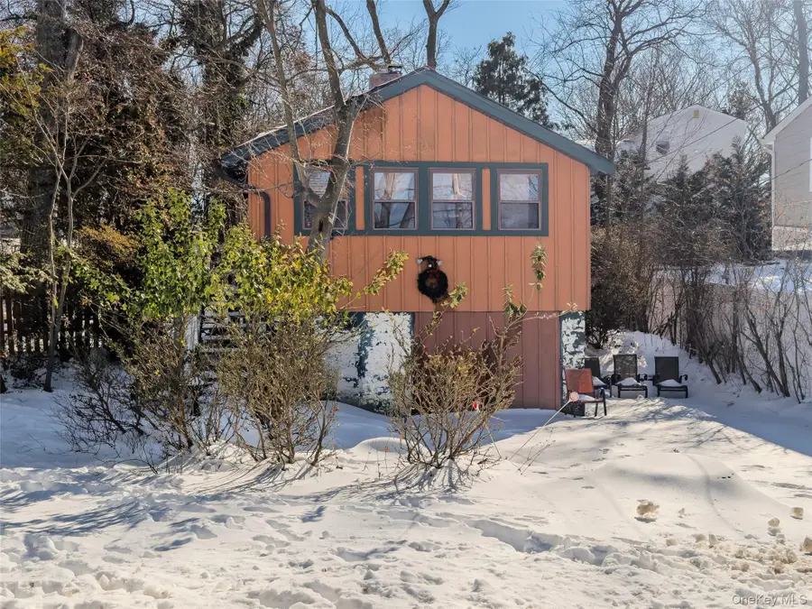 40 Hawthorne Road, Rocky Point, NY 11778 - Image #2