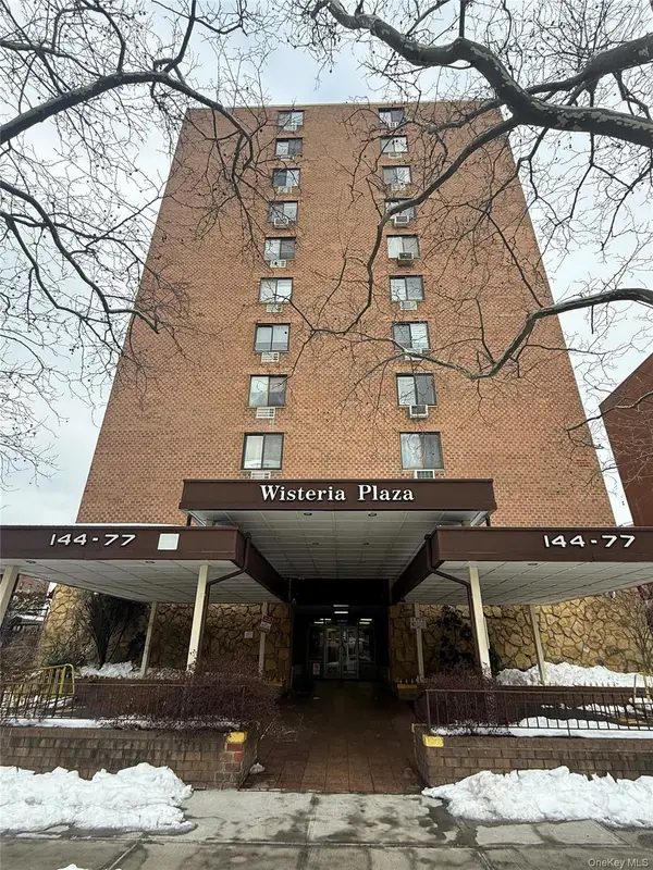 14477 Roosevelt Avenue #5C, Flushing, NY 11354