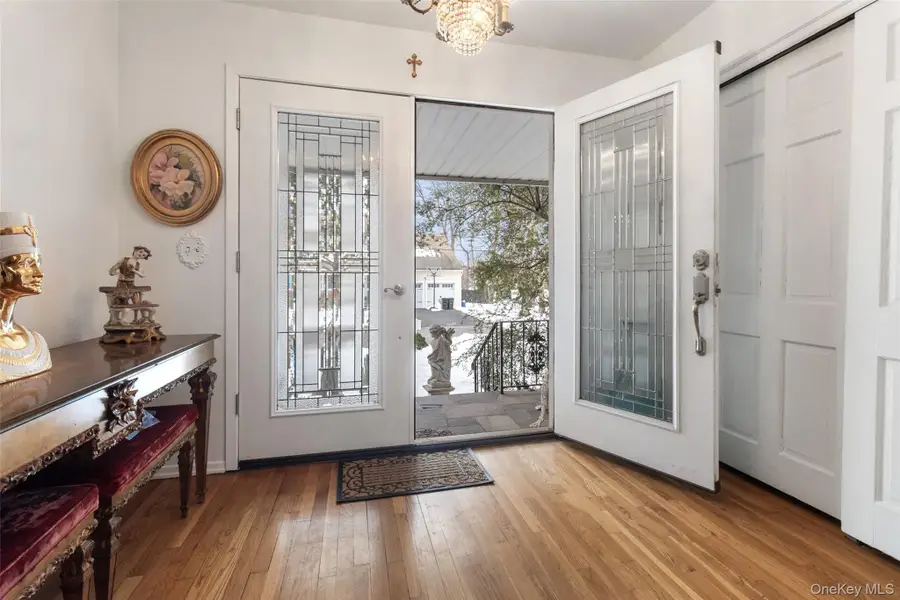 20 Old Farm Road, Scarsdale, NY 10583 - #2