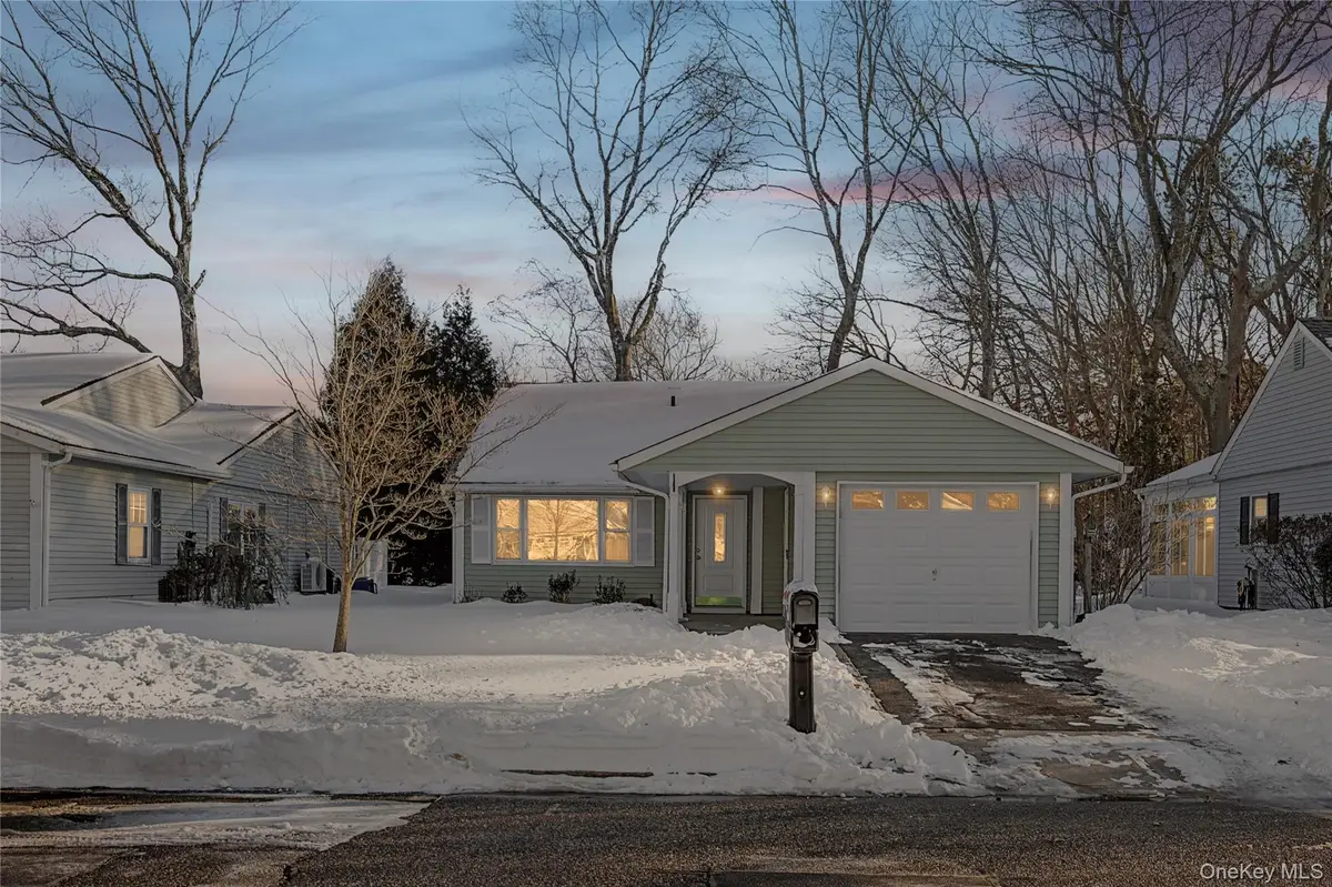 190 Edinburgh Drive, Ridge, NY 11961 - Image #1