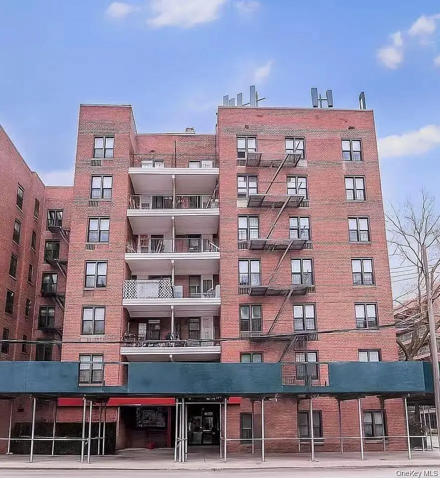 38-25 Parsons Boulevard #4I, Flushing, NY 11354 - Image #1