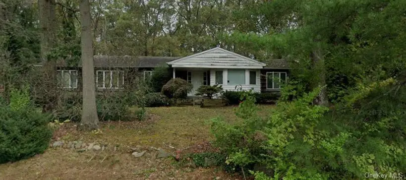 27 Threepence Drive, Melville, NY 11747 - Image #1