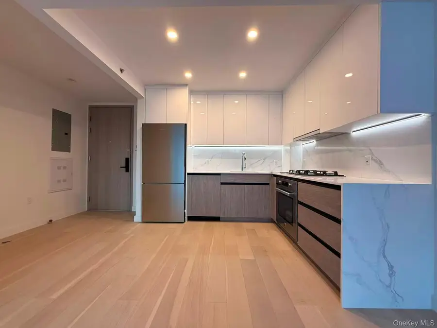 14449 Northern Boulevard #402, Flushing, NY 11354 - Image #3