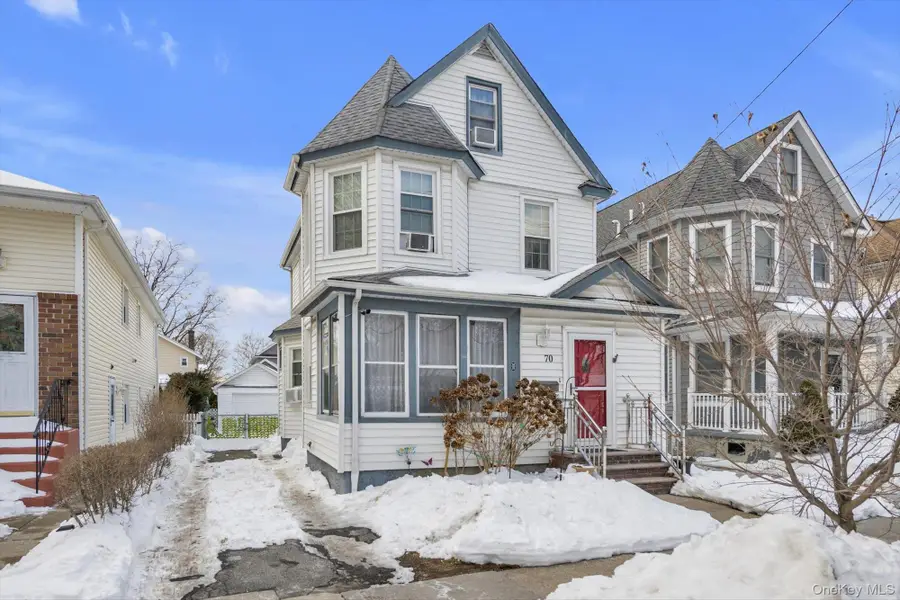 70 Hinsdale Avenue, Floral Park, NY 11001 - Image #2