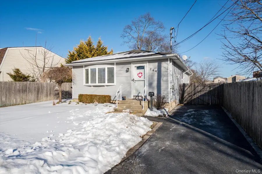 249 Hampton Road, West Babylon, NY 11704 - #2