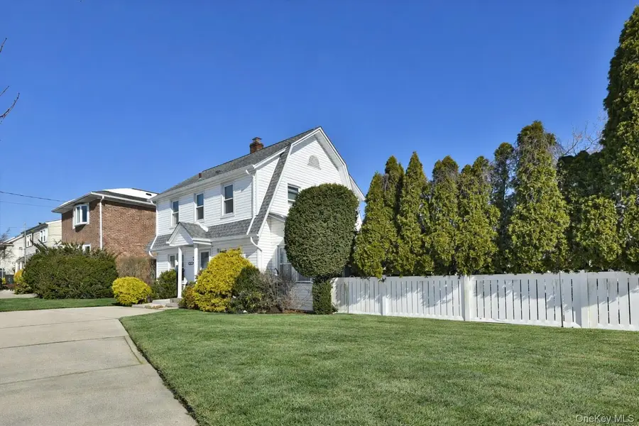 458 Pennsylvania Avenue, Williston Park, NY 11596 - #3