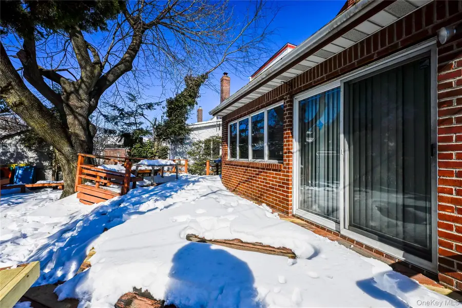 7358 189th Street, Fresh Meadows, NY 11366 - Image #2