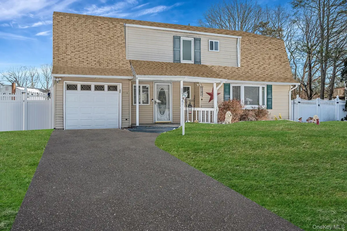 19 Osborne Avenue, Mount Sinai, NY 11766 - #1